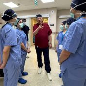 Ameliyathanede Gerçek Deneyim: Prof. Dr. Türker Kılıç, Tıp Öğrencileri ile Ameliyathanede Buluşmaya Devam Ediyor