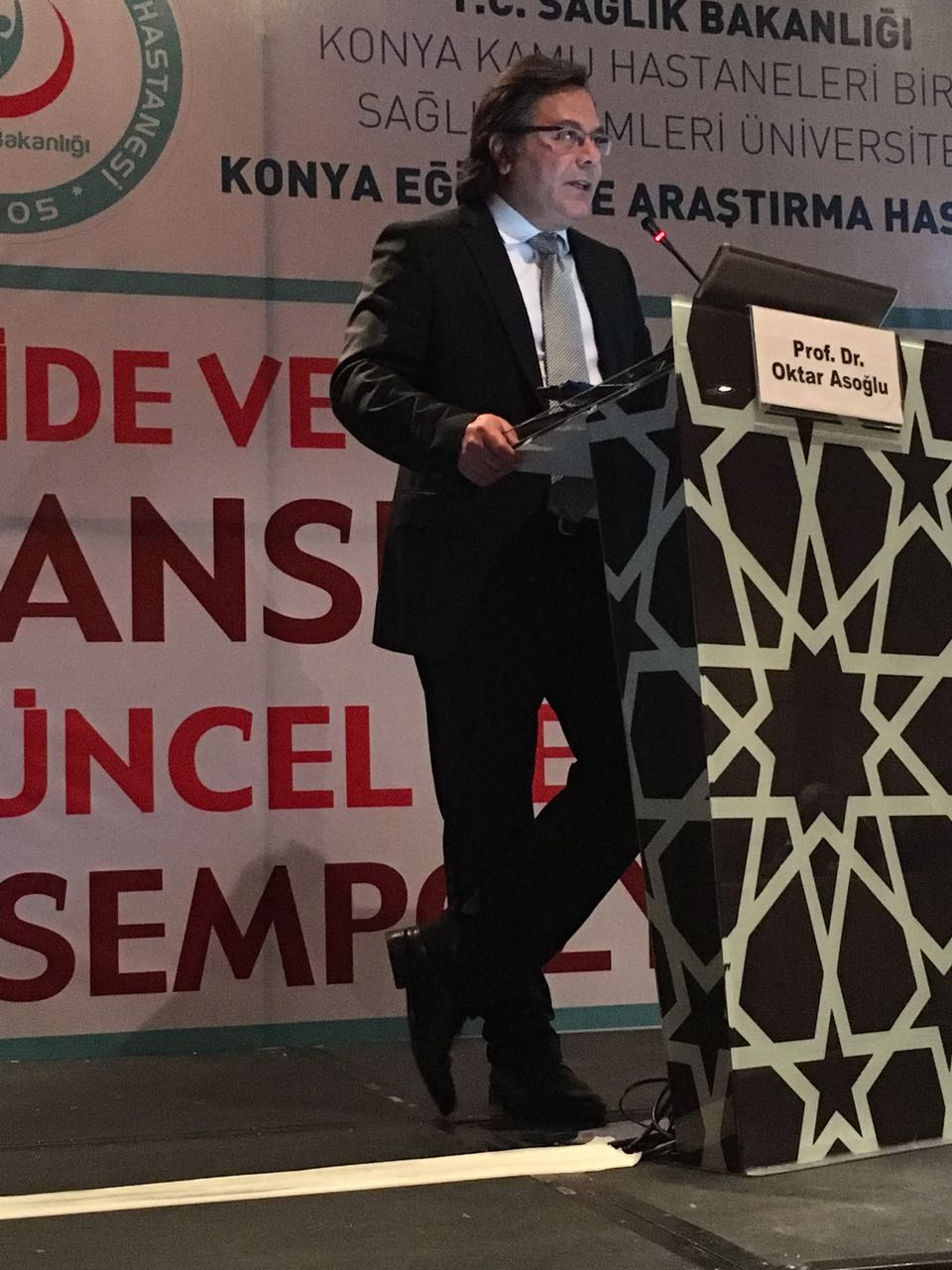 Tıp Fakültesi Dekanımız Prof. Dr. Oktar ASOĞLU Mide ve Kolorektal kanserlerde güncel tedaviler sempozyumuna katıldı.