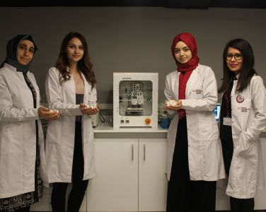 Eczacılık Fakültesi Öğrencilerimizin TUBİTAK başarısı