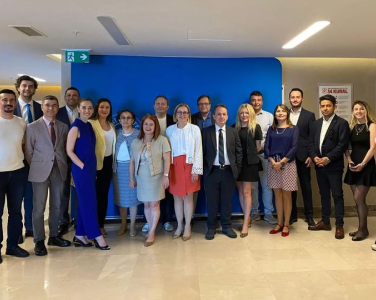 The "Individualized Care Practices in Neonatal Intensive Care Units symposiurn is held at İSÜ Liv Bahçeşehir Hospital successfully.