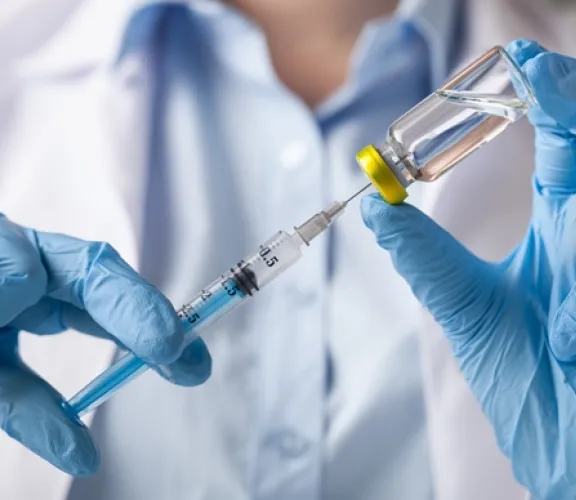 En erken 1 Yıl Sonra Koronavirus Aşısı Bulunabilir