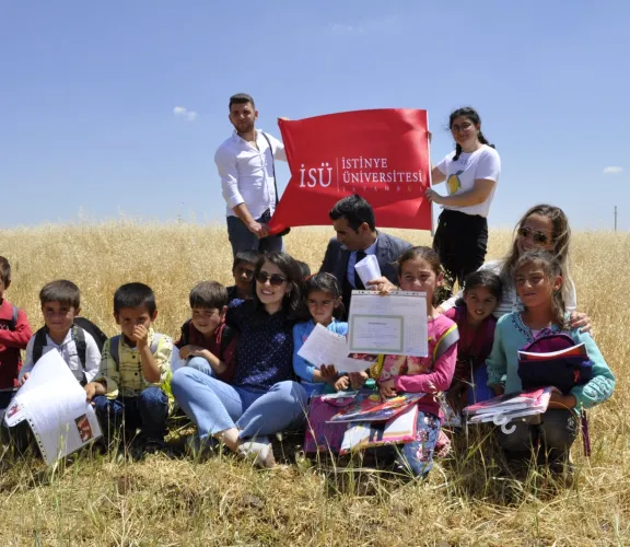 Bir Çanta Bir Gülücük