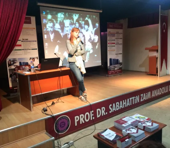 Dr. Öğr. Üyesi Nilufer Ercan, "Çocuk İstismarı" konulu seminer verdi