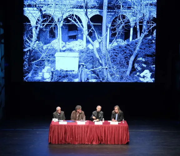 Edebiyat tarihçisi, yazar ve şair Tâhirü'l-Mevlevî, Zeytinburnu Kültür ve Sanat Merkezinde düzenlenen panelle anıldı. Moderatörlüğünü İstinye Üniversitesi İnsan ve Toplum Bilimleri Fakültesi Türk Dili ve Edebiyatı Bölümü Öğretim Üyesi Prof. Dr. Ahmet Atillâ ŞENTÜRK'ün üstlendiği panele Prof. Dr. Mehmet Atalay, Prof. Dr. Mustafa Koç ve Prof. Dr. Cihan Okuyucu konuşmalarıyla katkıda bulundu.
