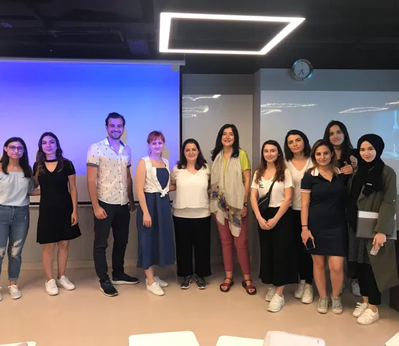 Dr. Dicle DÖVENCİOĞLU ile Materyalleri Algılamak