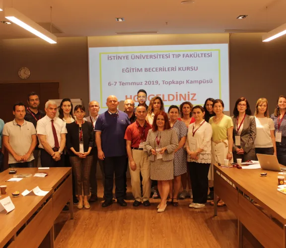  İstinye Üniversitesi Tıp Fakültesi 