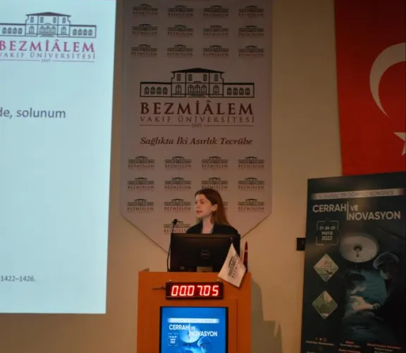 Koroziv Madde İçimine Bağlı Özofagus Striktürü Gelişen Hastaya Cerrahi Yaklaşım: Olgu Sunumu