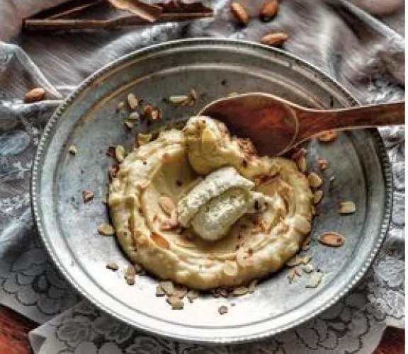 Programımızda ‘’Yöresel Mutfaklar’ dersinde eğitmen olan Exe. Şef Yunus Emre AKKOR Lezzet Dergisi’nin Kasım ve Aralık sayısı için Matbah’ta yemeklerini yapmış ve yemeklerin fotoğrafı çekilmiştir.