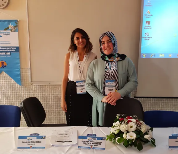 Pazarlama Programı Öğretim Görevlilerimizden Derya OKUMUŞ 27 Eylül’de Mersin Üniversitesi Turizm Fakültesi tarafından düzenlenen 2. Uluslararası Turizmin Geleceği; İnovasyon, Girişimcilik ve Sürdürebilirlik Kongresi’ne ‘’ İşveren Markası, Algılanan Kurumsal İmaj ve Örgütsel Bağlılık: Bir Otel İşletmesi Örneği’’ başlıklı bildiri ile katıldı.