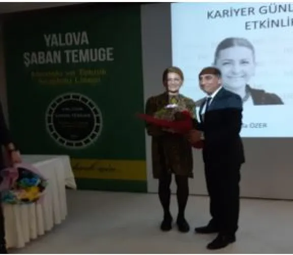Aşçılık ve Gastronomi ve Mutfak Sanatları Program başkanı Dr.Öğr.Üyesi Çağla ÖZER Yalova’da Şaban Temüge Mesleki ve Teknik Anadolu Lisesi tarafından düzenlenen ‘Kariyer Günler’i adlı bir etkinliğe davet edilmiş, söyleşi gerçekleştirmiş ve Aşçılık 1.sınıf öğrencilerinden Cihan BEYLEN, Kübra METİN ve Özüm BOZDOĞAN ile birlikte katılmışlardır.