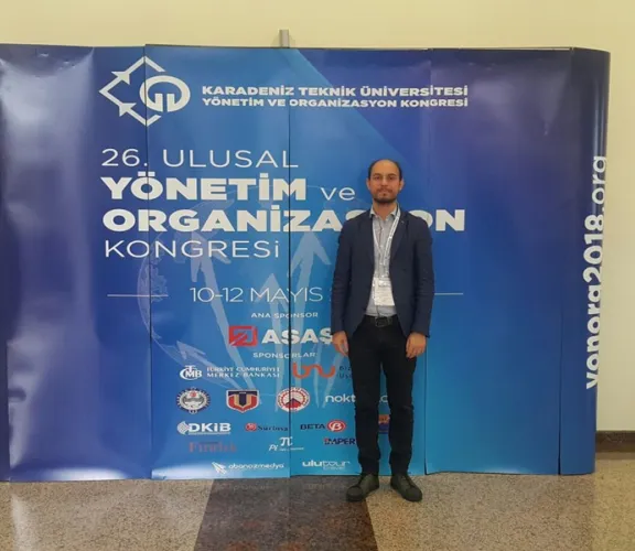 26. Yönetim ve Organizasyon Kongresi’ne İstinye Üniversitesi Öğretim Üyesi Doç. Dr. Fahri ERENEL, MYO hocalarımızdan Öğr. Gör. Hilal ÇAKAR, Öğr. Gör. Sezer BUDAK ve Öğr. Gör. Müge BEKMAN “İş Yaşamında Yalnızlık Nomofobi’yi Tetikler mi? İstinye Üniversitesi Örneği” bildirisi ile kongreye sözlü sunum ile katılmışlardır. 