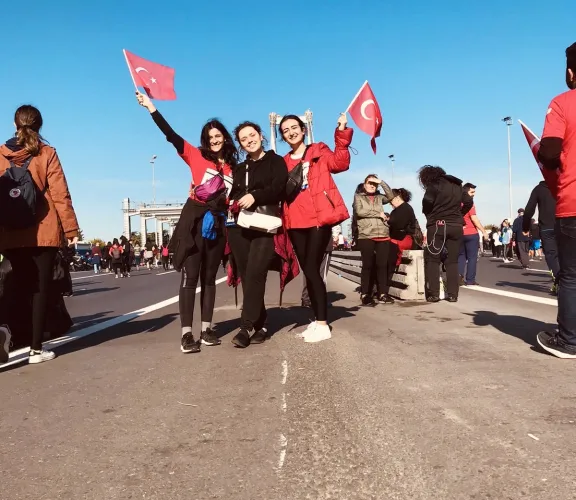 İstinye Üniversitesi Gökkuşağı Çocuk Gelişimi Kulübü 41. İstanbul Maratonuna katıldı.