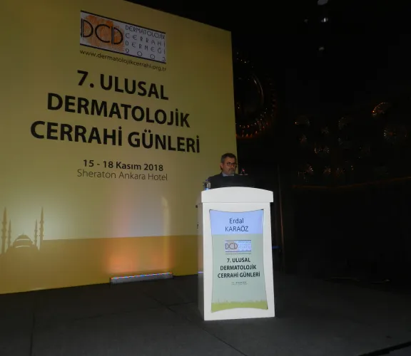 Prof. Dr. Erdal Karaöz 7. Ulusal Dermatolojik Cerrahi Günleri kapsamında konuşma gerçekleştirdi