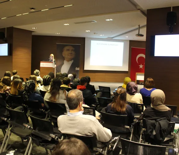 Kütüphane Oryantasyon Programının İlk Oturumu Gerçekleşti