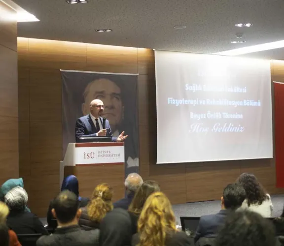 Fizyoterapi ve Rehabilitasyon Bölümü Öğrencilerimiz beyaz önlüklerini Giydi