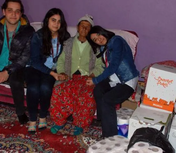 Görme ve işitme engelli Naciye Dikmen