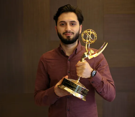 Emmy Ödüllü İstinyeli, Ulusal Medyanın Gündeminde