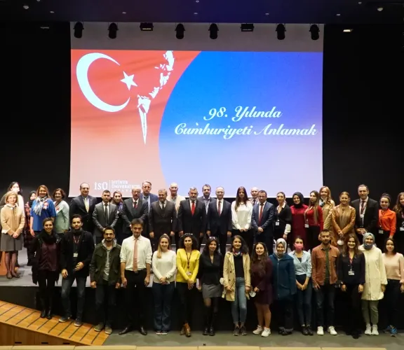 98 . Yıldönümünde Cumhuriyeti Anlamak 