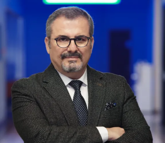 erdal karaöz
