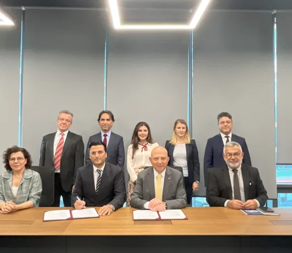 İstinye Üniversitesi ile GMDH Streamline Arasında Tedarik Zinciri Eğitimi İşbirliği 