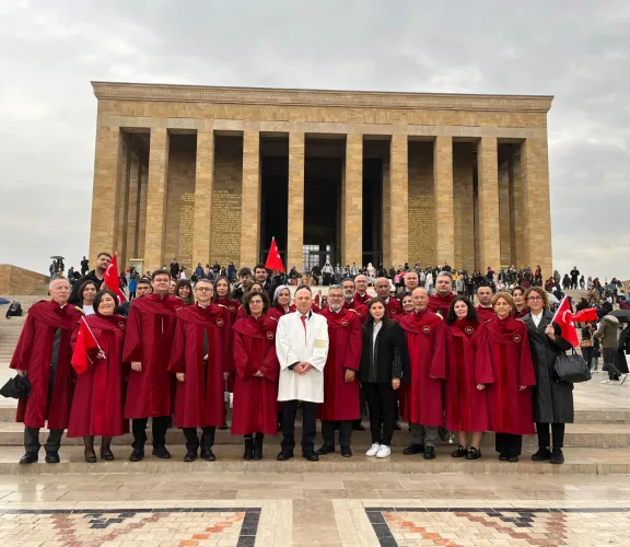 İstinye Üniversitesi'nden Anıtkabir Ziyareti