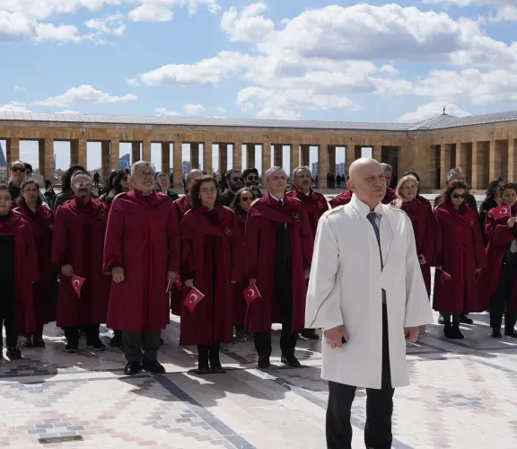 İstinye Üniversitesi, Kuruluşunun 10. Yılında Anıtkabir’i Ziyaret Etti