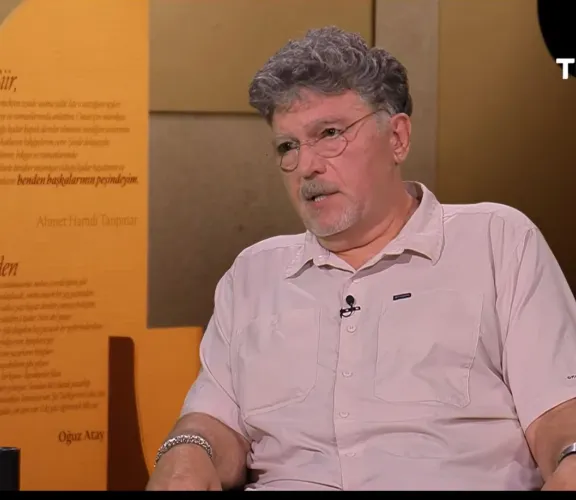 Prof. Dr. Ahmet Atillâ Şentürk, TRT2’de Yayımlanan “Edebiyat Dünyası” Programına Konuk Oldu