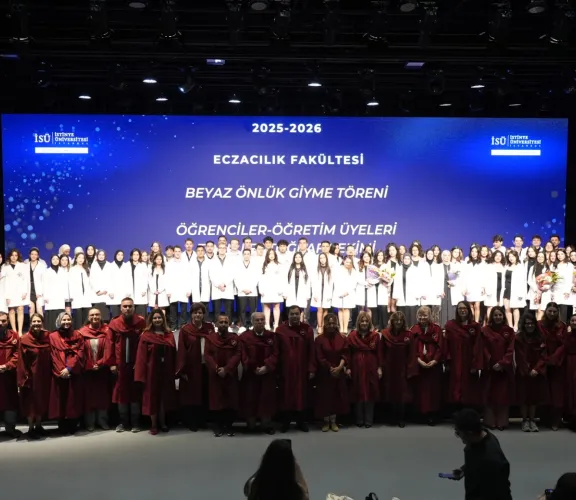 İstinye Üniversitesi Eczacılık Beyaz Önlük Giyme Töreni